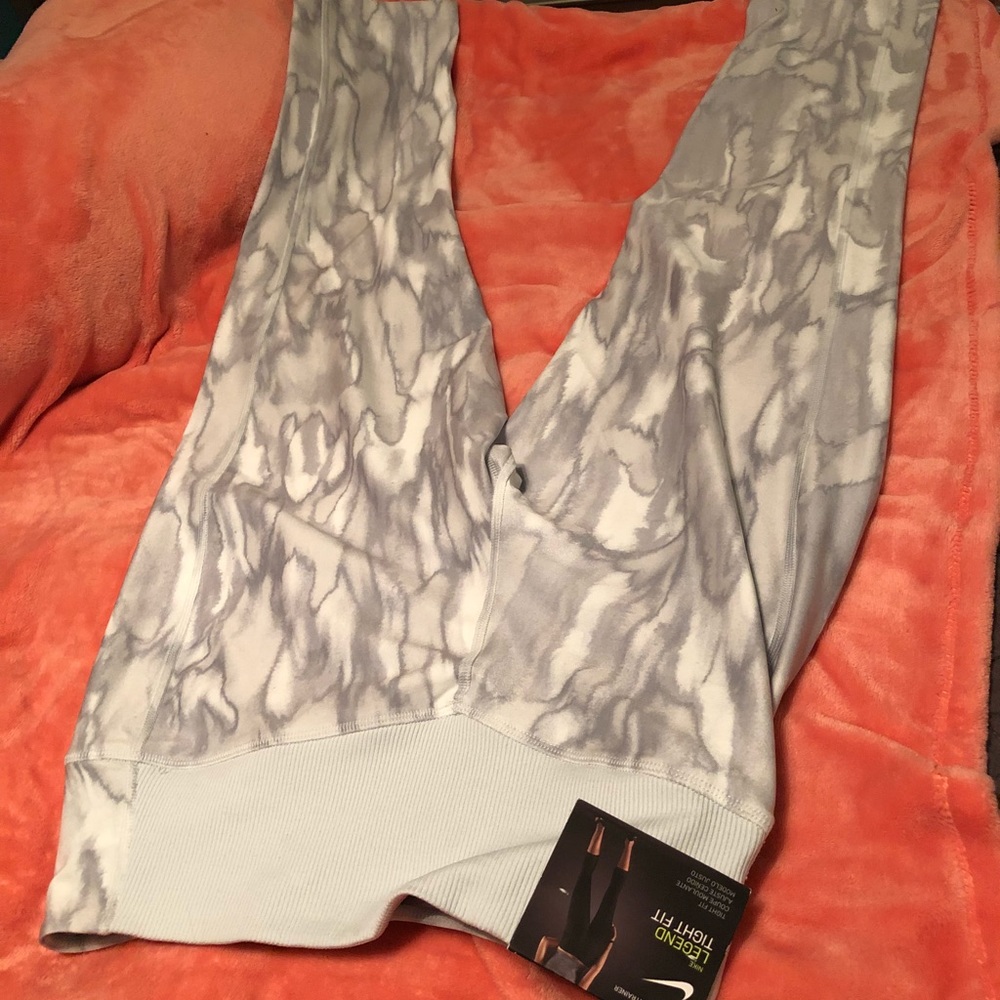 Nike dri- fit crop leggings